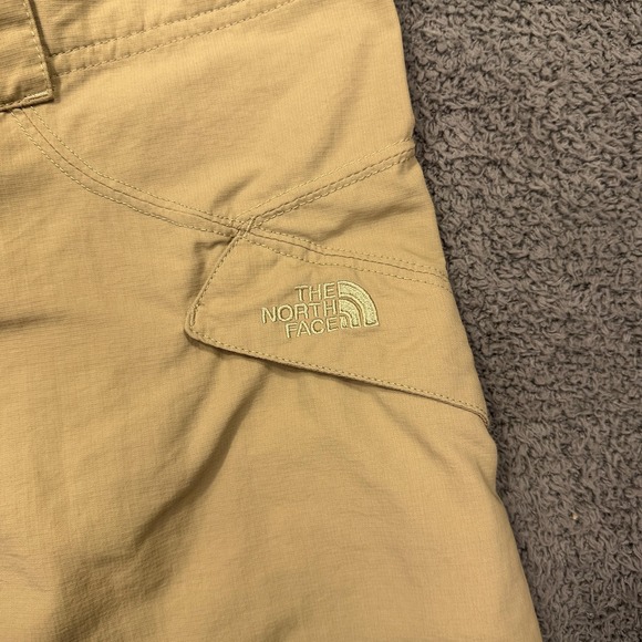 The North Face Shorts Womens 10‎ Khaki Outdoor Hiking Nylon Quick Dry Zip Pocket - Picture 3 of 10